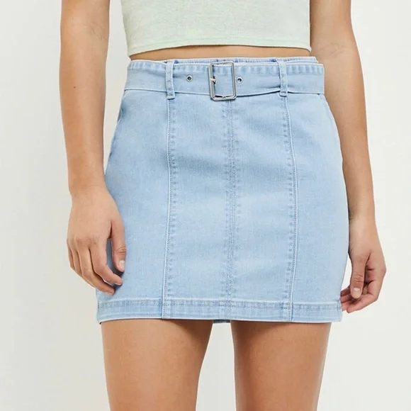 PacSun Belted Panel Light Wash Denim Mini Skirt Size 24 - Picture 1 of 11